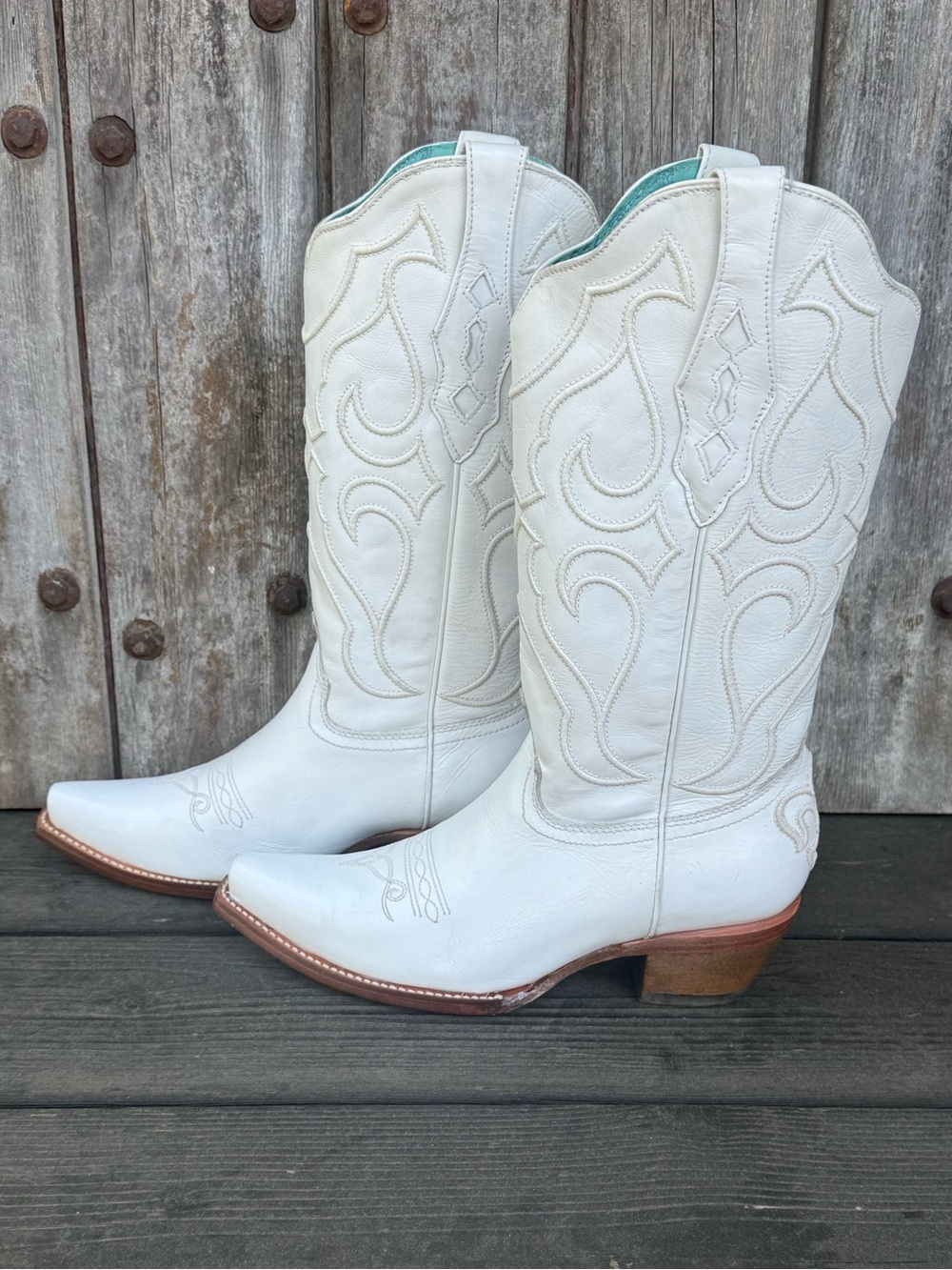 Corral Women's Cowboy Boots With Embroidered Design and Decorative Stitching